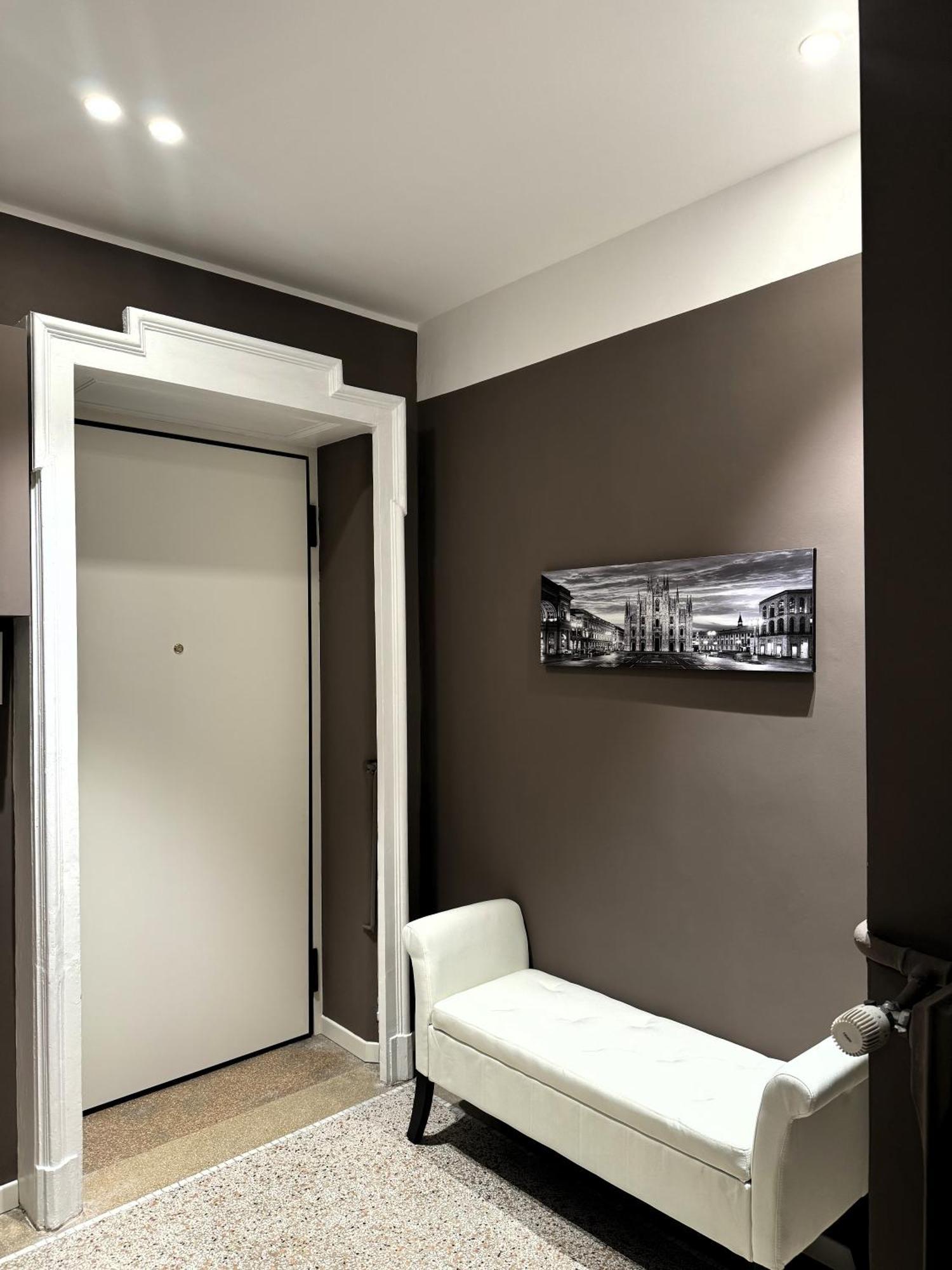 In Historic Building- Porta Venezia Appartement Milan