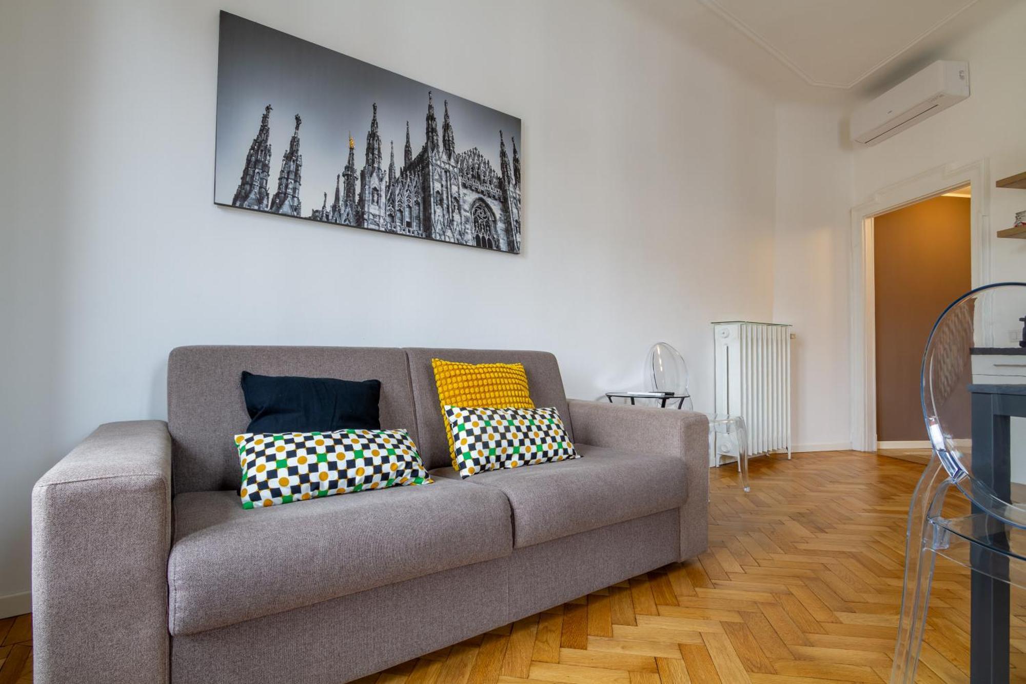 In Historic Building- Porta Venezia Appartement Milan